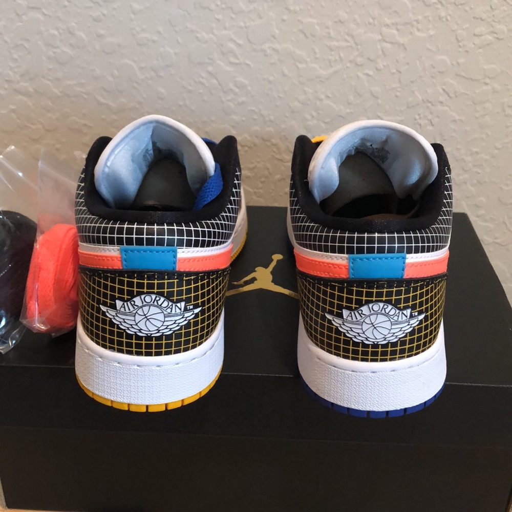 💙💛NIKE AIR JORDAN 1 LOW MMD BG SNEAKERS💛💙 - Picture 6 of 9